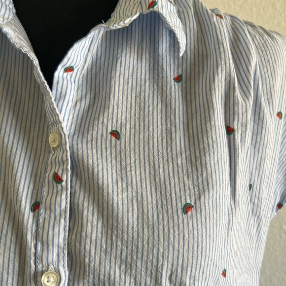 Old Navy Relaxed Blue Striped Button Front Blouse Size Medium - Picture 3 of 10